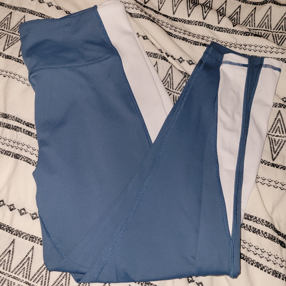 Zyia blue leggings
